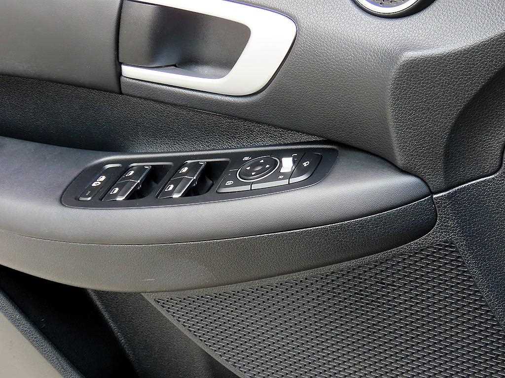 HYUNDAI Sonata - Vista 11