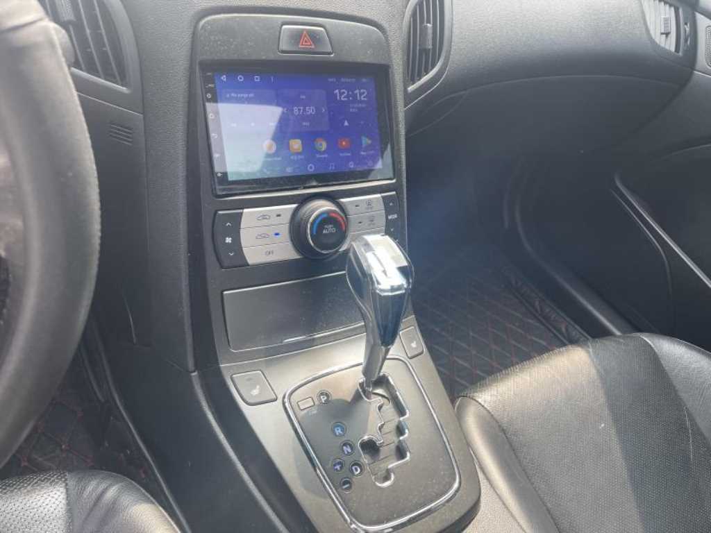 HYUNDAI Genesis - Vista 8