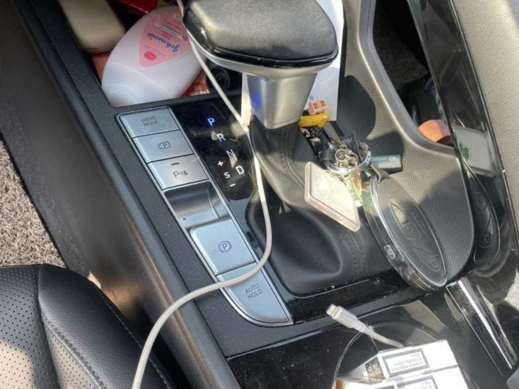 HYUNDAI Avante - Vista 4