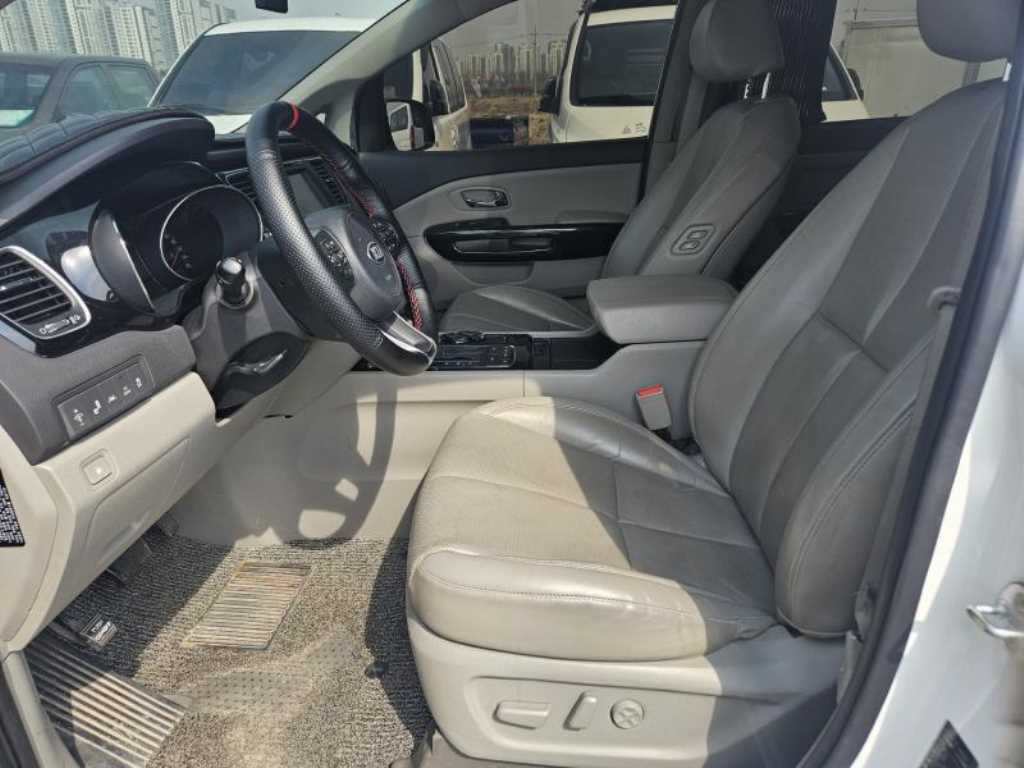 KIA Carnival 2017 - Importación desde Corea - HF Imports Iquique - Foto 18