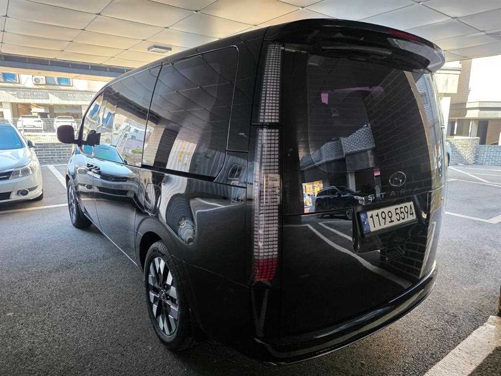 HYUNDAI Staria - Vista 5
