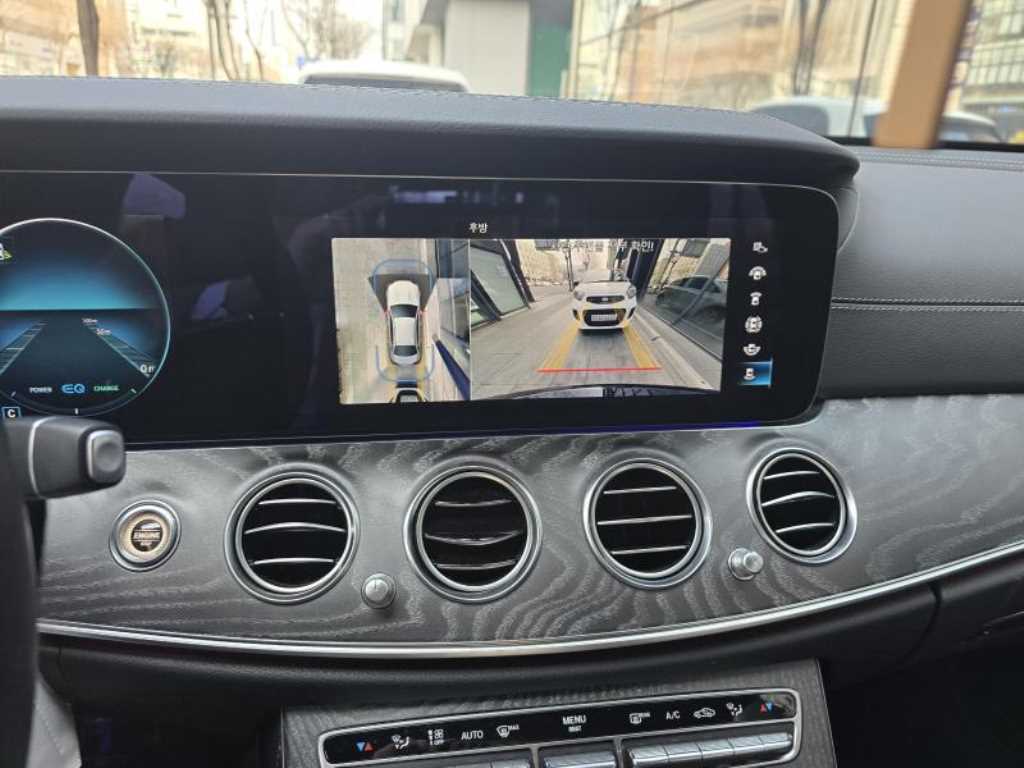 Mercedes Benz E class - Vista 8