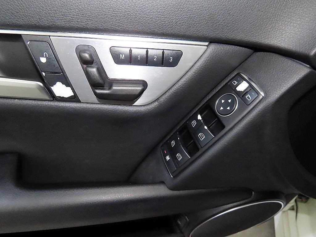 Mercedes Benz C Class 2013 Blanco - Importación desde Corea - HF Imports Iquique - Foto 13