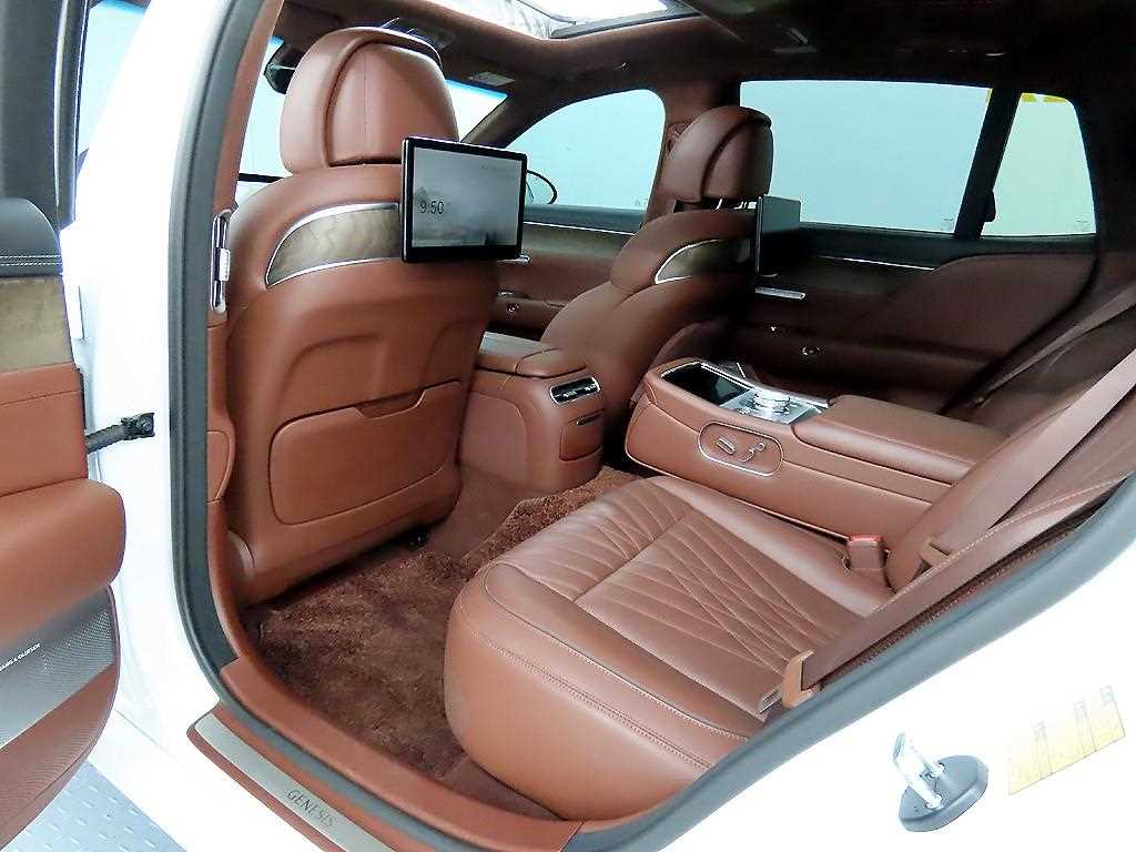 Genesis G90 - Vista 6