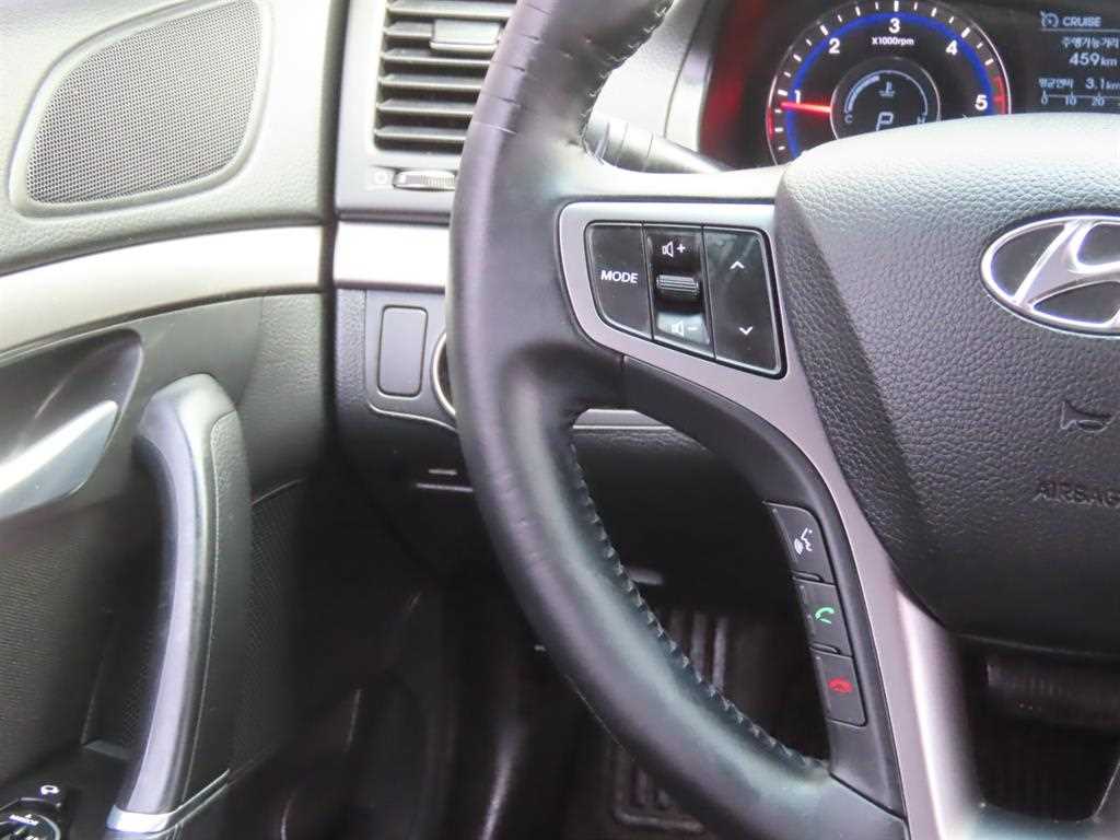 HYUNDAI i40 - Vista 11