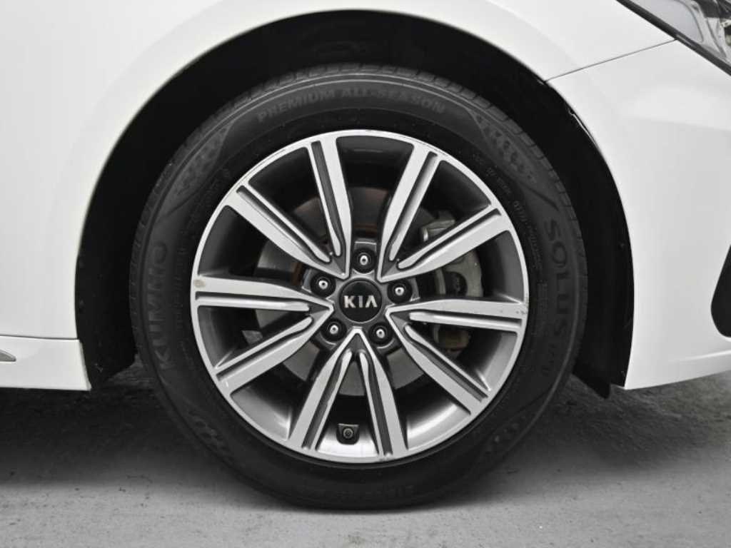 KIA K5 - Vista 5