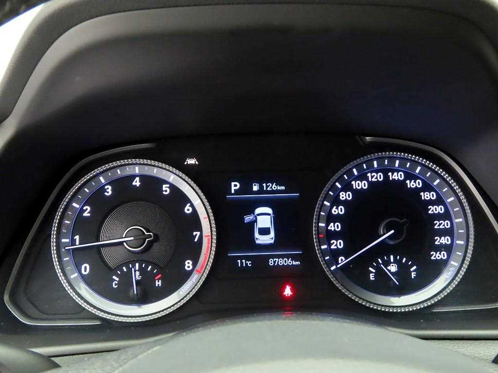 HYUNDAI Sonata - Vista 6