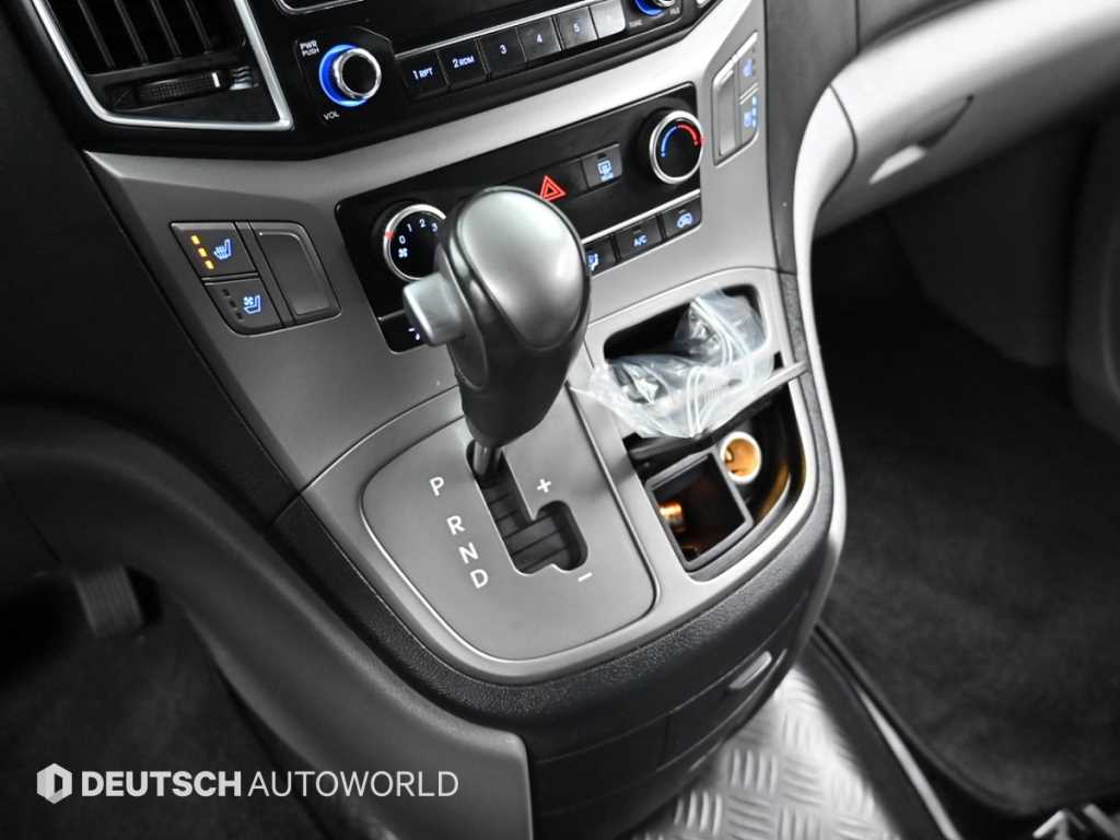 HYUNDAI Starex - Vista 9