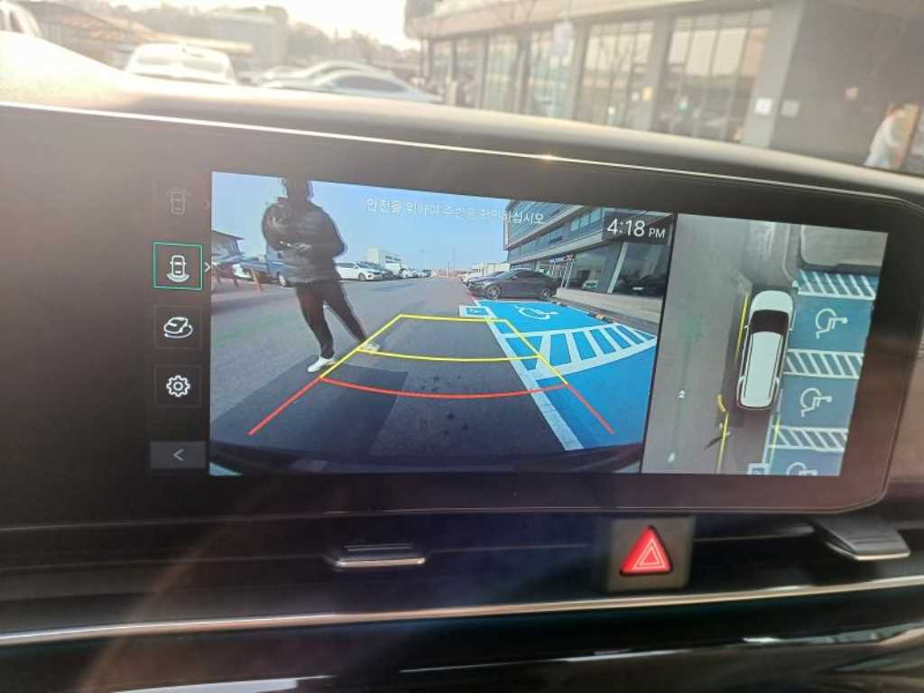 KIA Carnival - Vista 12