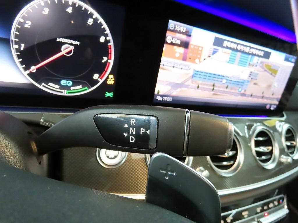 Mercedes Benz E class - Vista 10