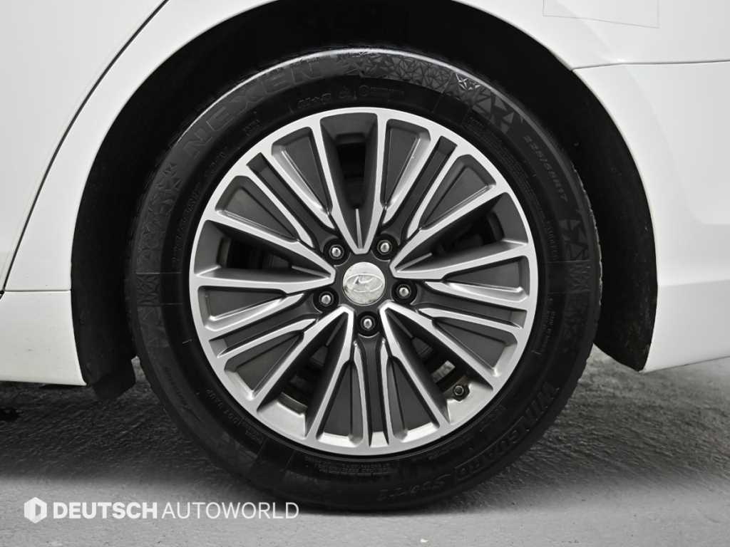 HYUNDAI Grandeur - Vista 5