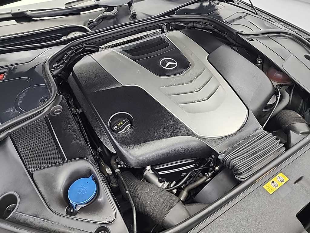 Mercedes Benz S Class - Vista 5