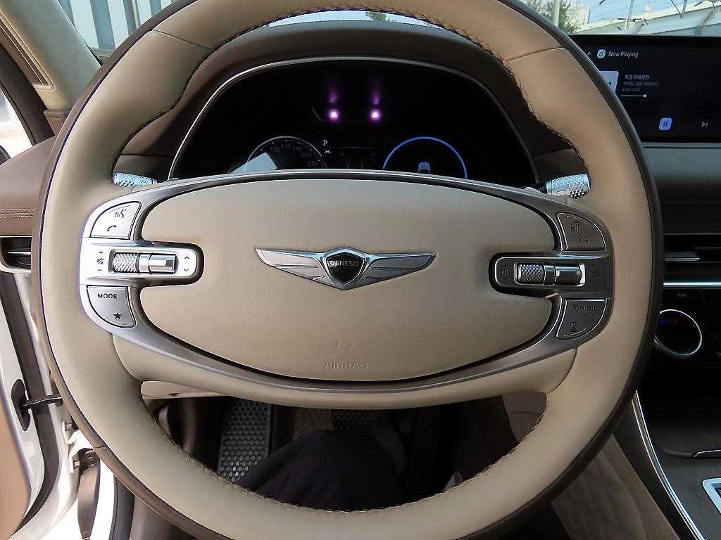 Genesis GV80 - Vista 8