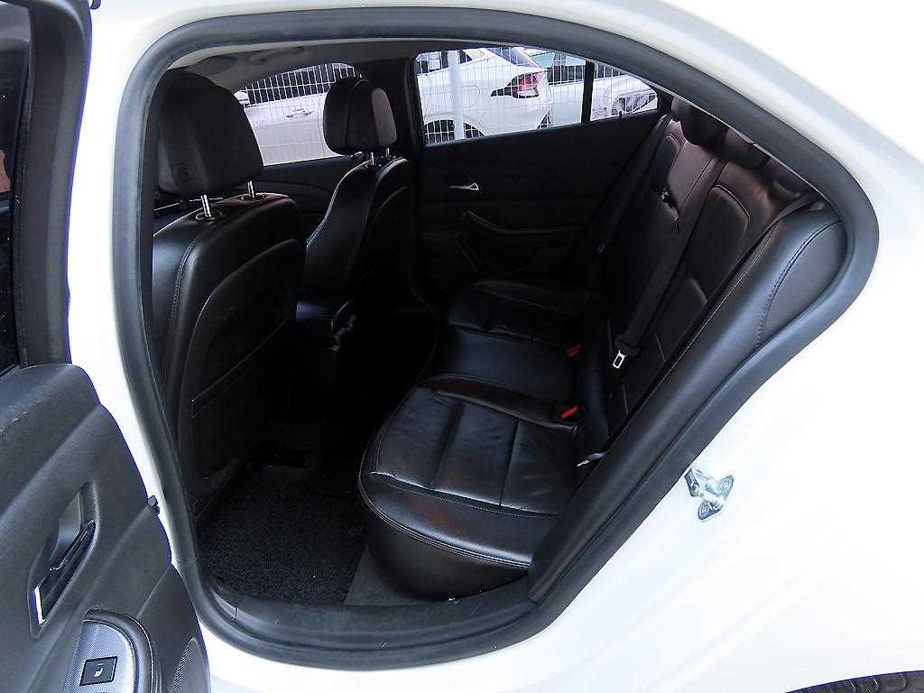 Chevrolet Malibu - Vista 6