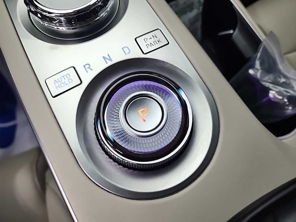 Genesis GV70 - Vista 8