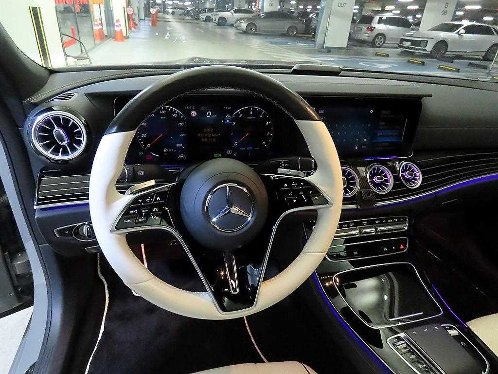 Mercedes Benz CLS Class - Vista 8