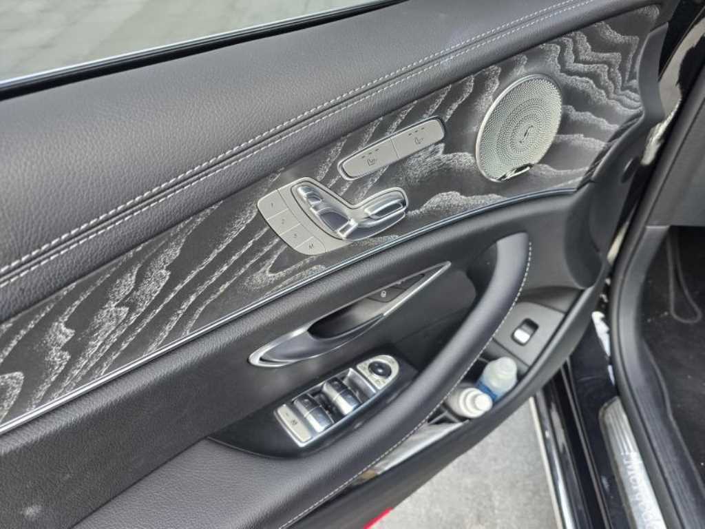 Mercedes Benz E class - Vista 4