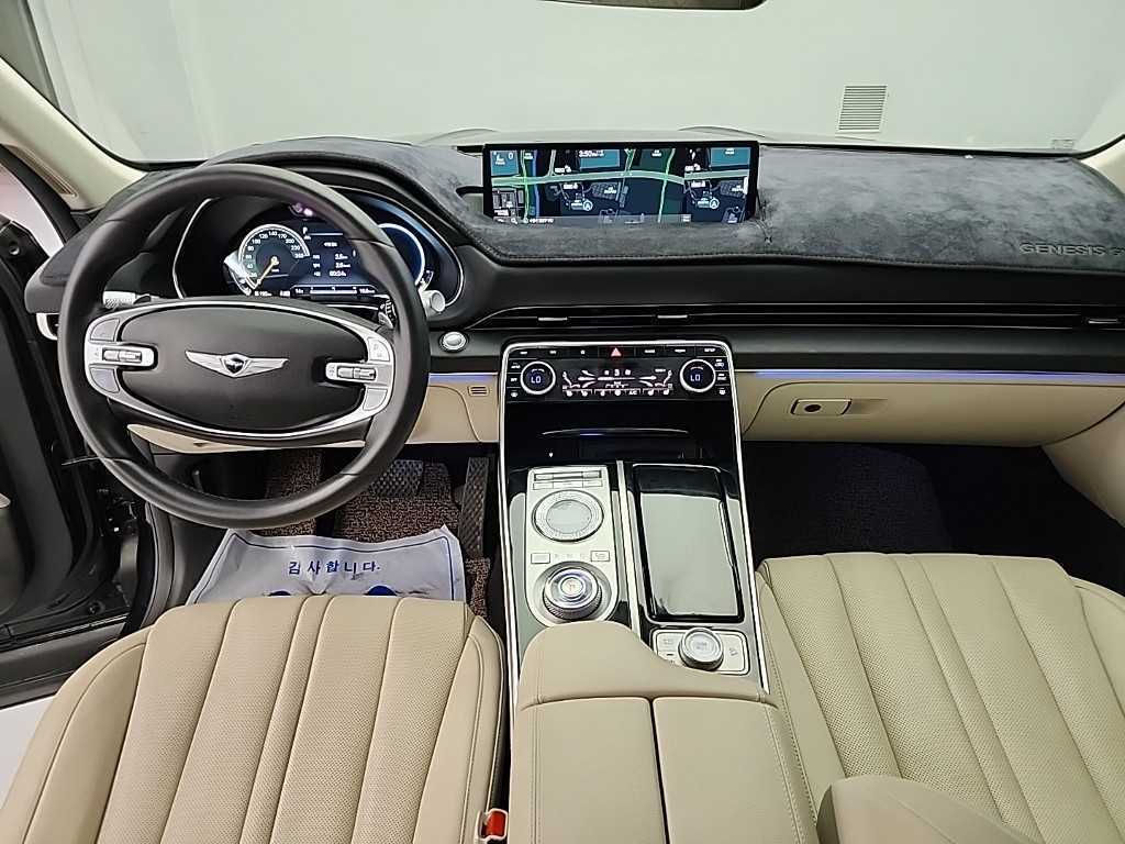 Genesis GV80 - Vista 8