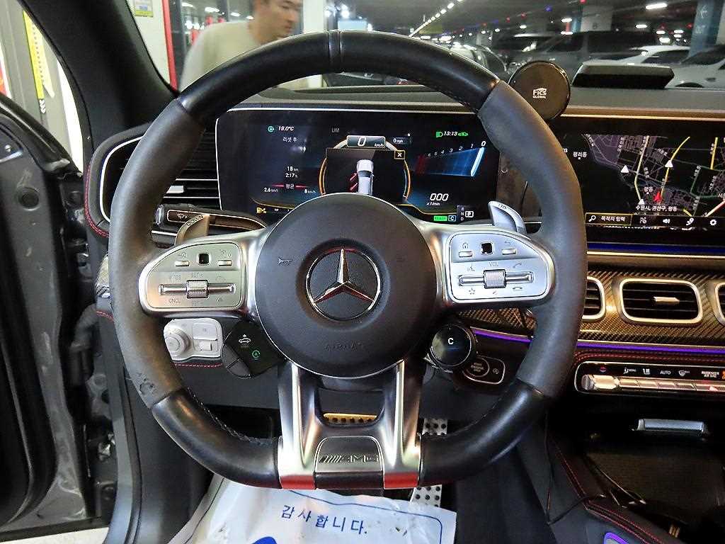 Mercedes Benz GLE Class - Vista 8