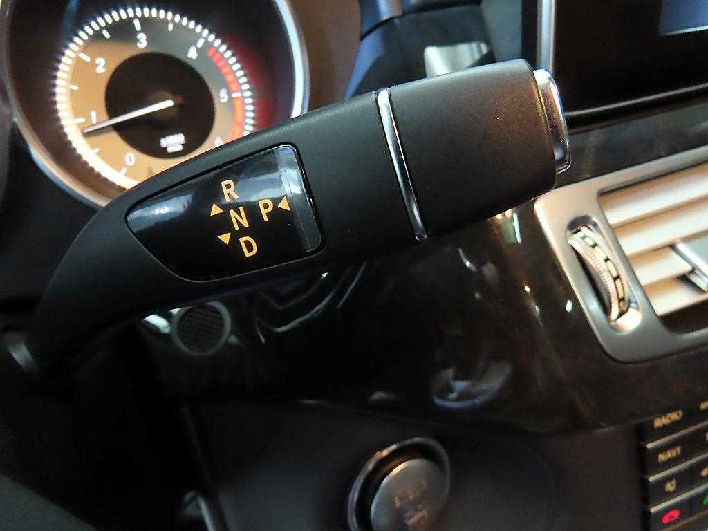 Mercedes Benz CLS Class - Vista 12