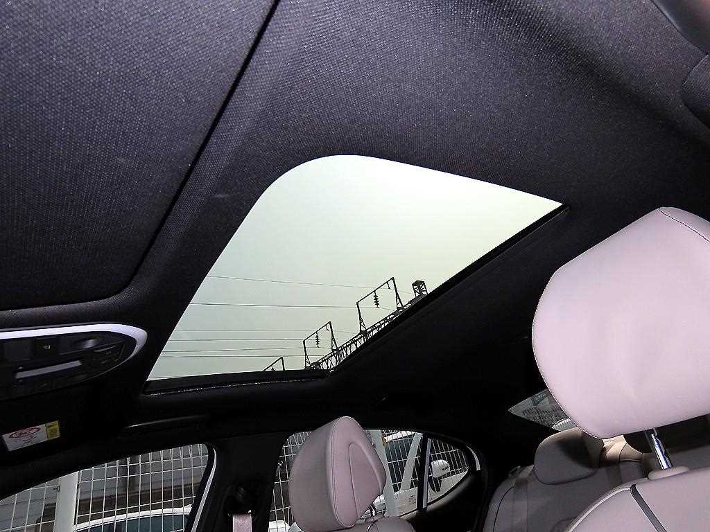 Genesis G70 2023 Blanco - Importación desde Corea - HF Imports Iquique - Foto 17