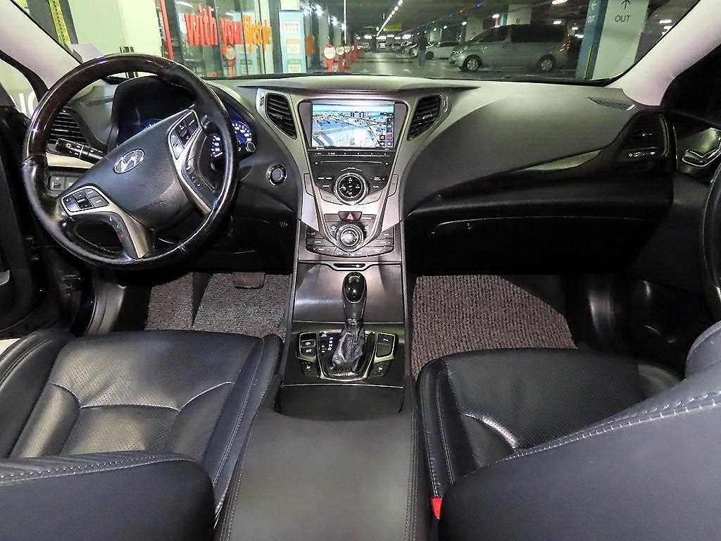 HYUNDAI Grandeur - Vista 10