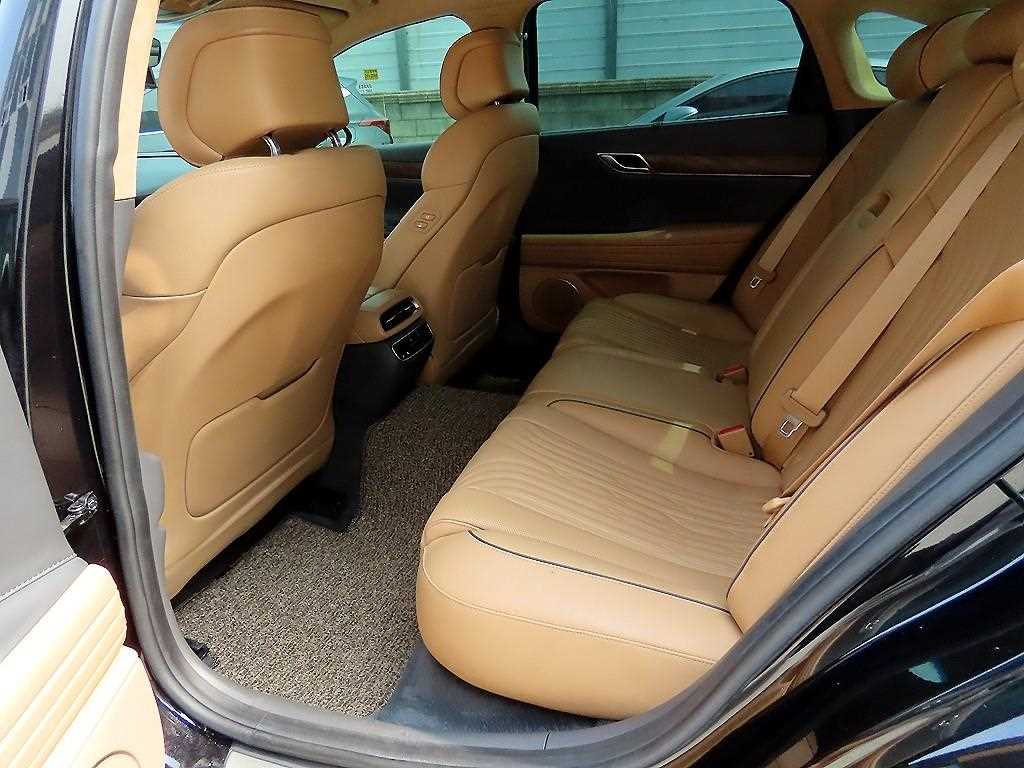 Genesis G80 - Vista 6