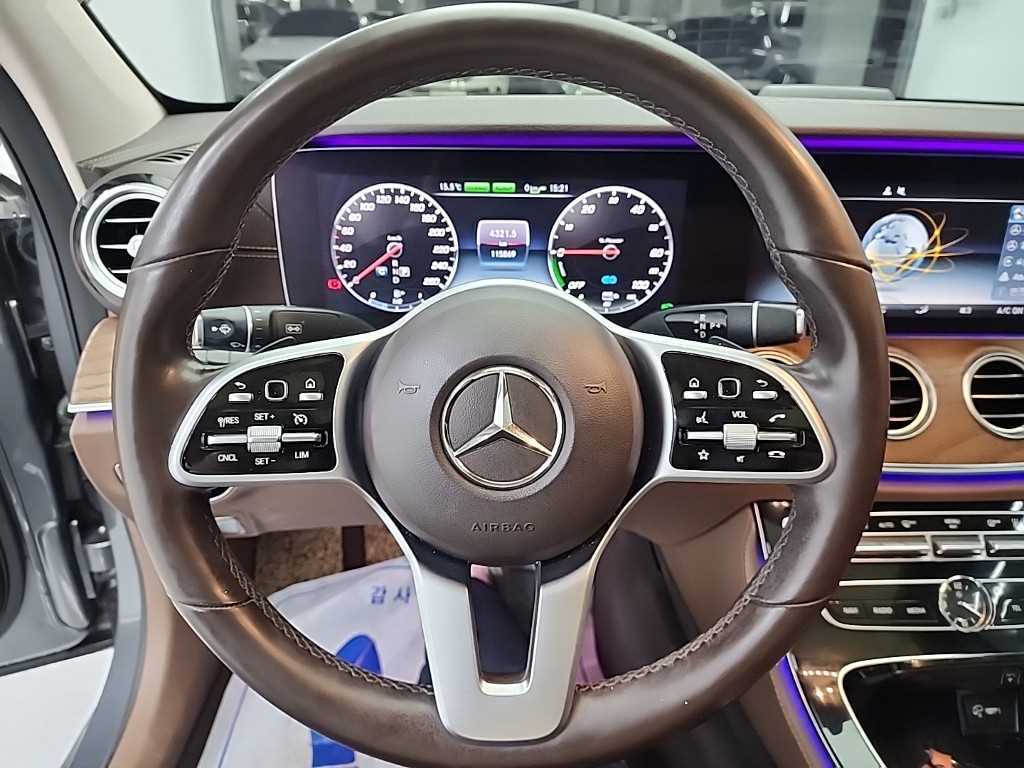 Mercedes Benz E class - Vista 10