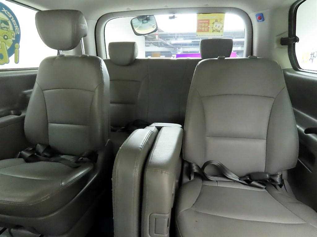 HYUNDAI Starex 2017 Amarillo - Importación desde Corea - HF Imports Iquique - Foto 15