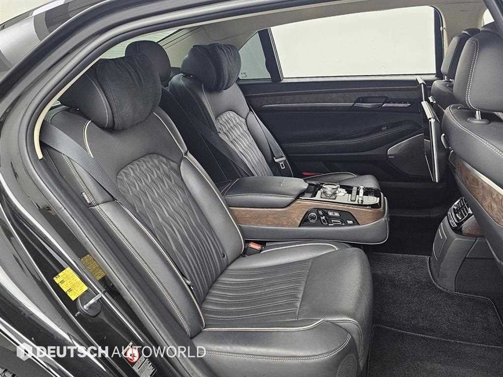 Genesis G90 - Vista 12