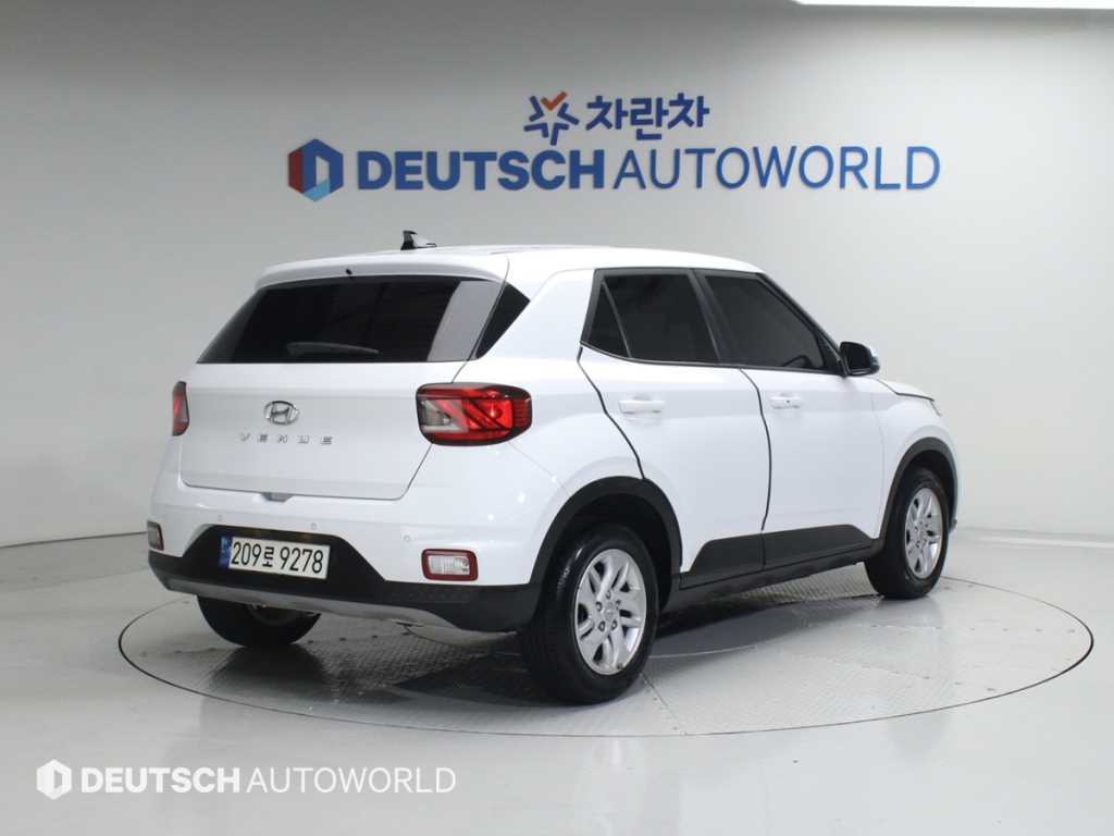 HYUNDAI Venue - Vista 2