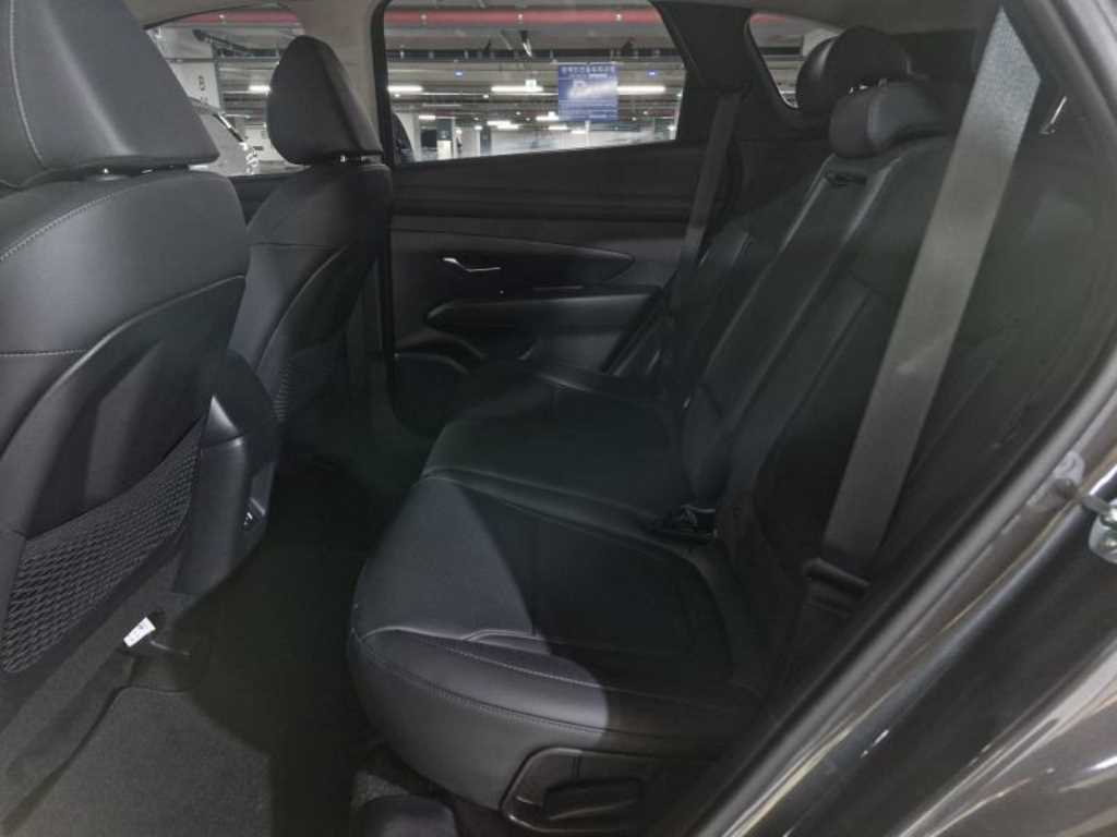 HYUNDAI Tucson - Vista 7