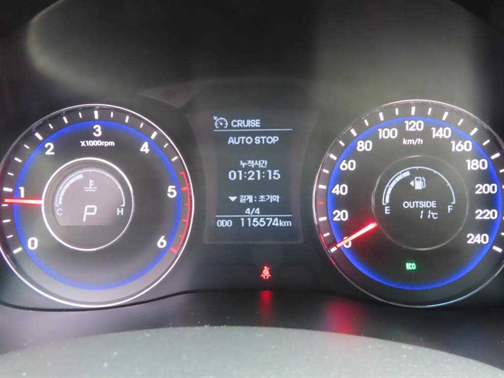 HYUNDAI i40 - Vista 8