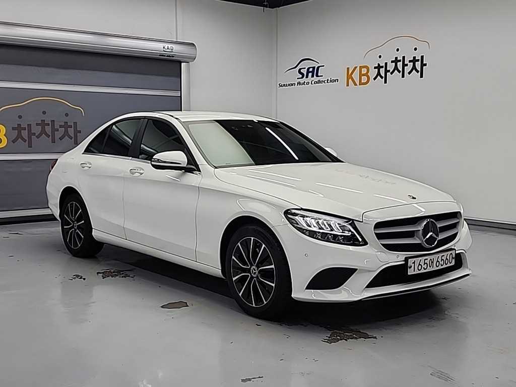 Mercedes Benz C Class - Vista 4