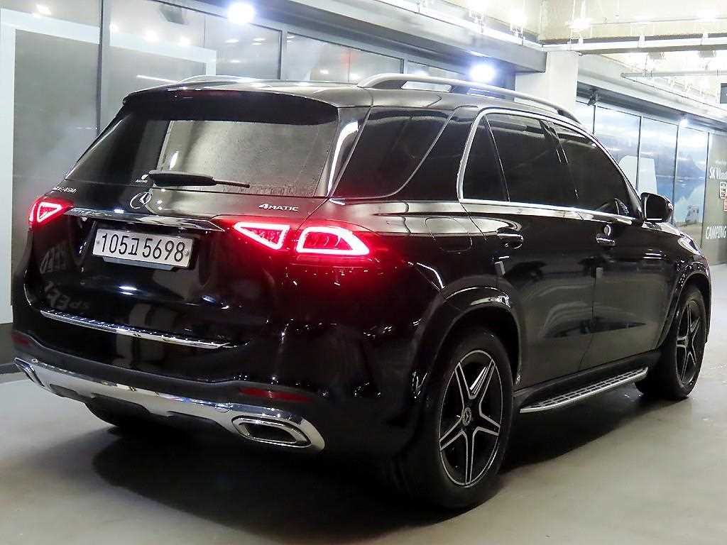 Mercedes Benz GLE Class - Vista 4