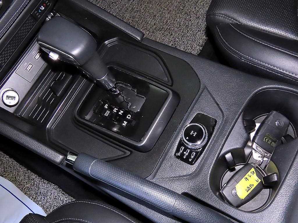 Ssangyong Rexton - Vista 12