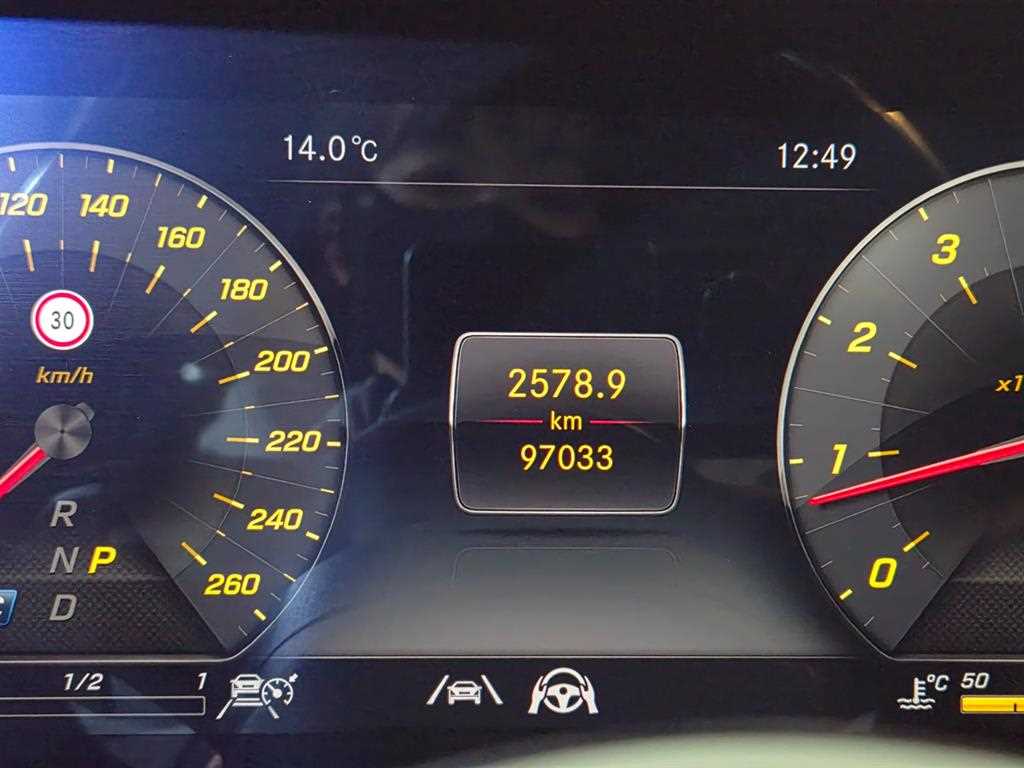 Mercedes Benz E class - Vista 9