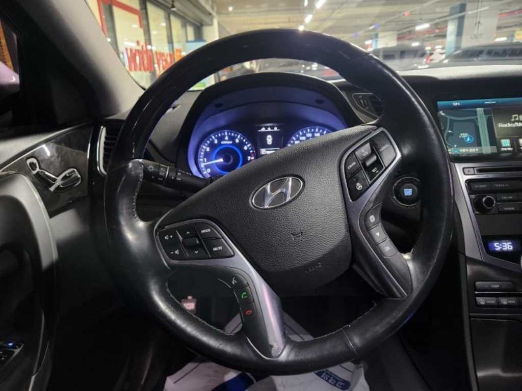 HYUNDAI Grandeur - Vista 8