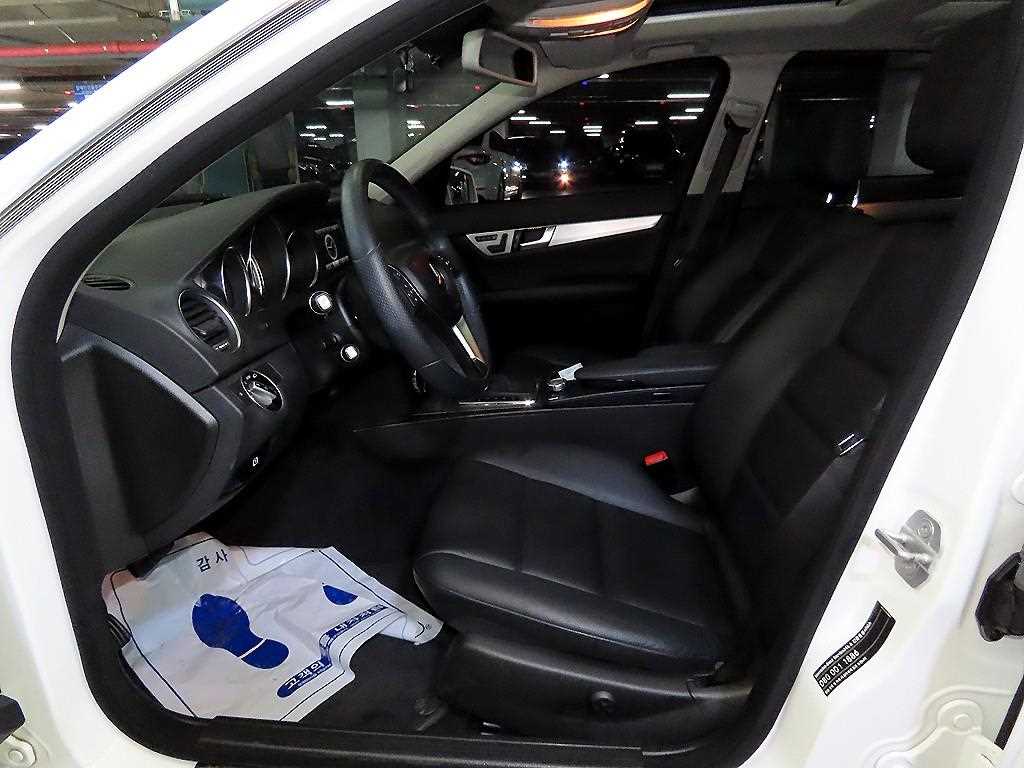 Mercedes Benz C Class - Vista 6