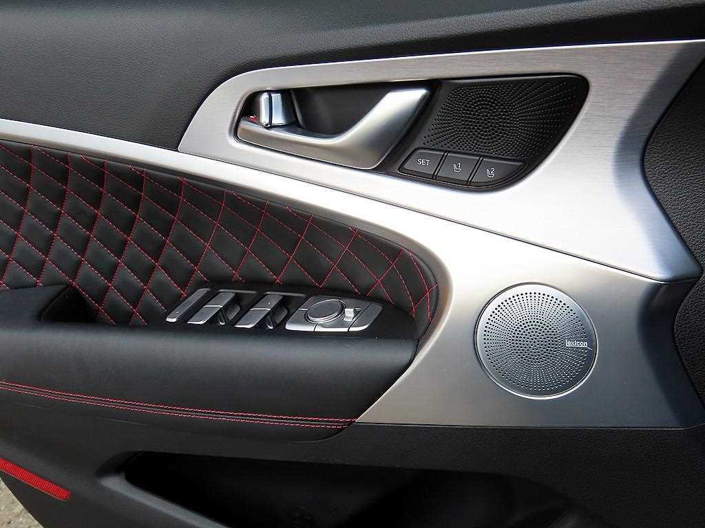 Genesis G70 - Vista 11