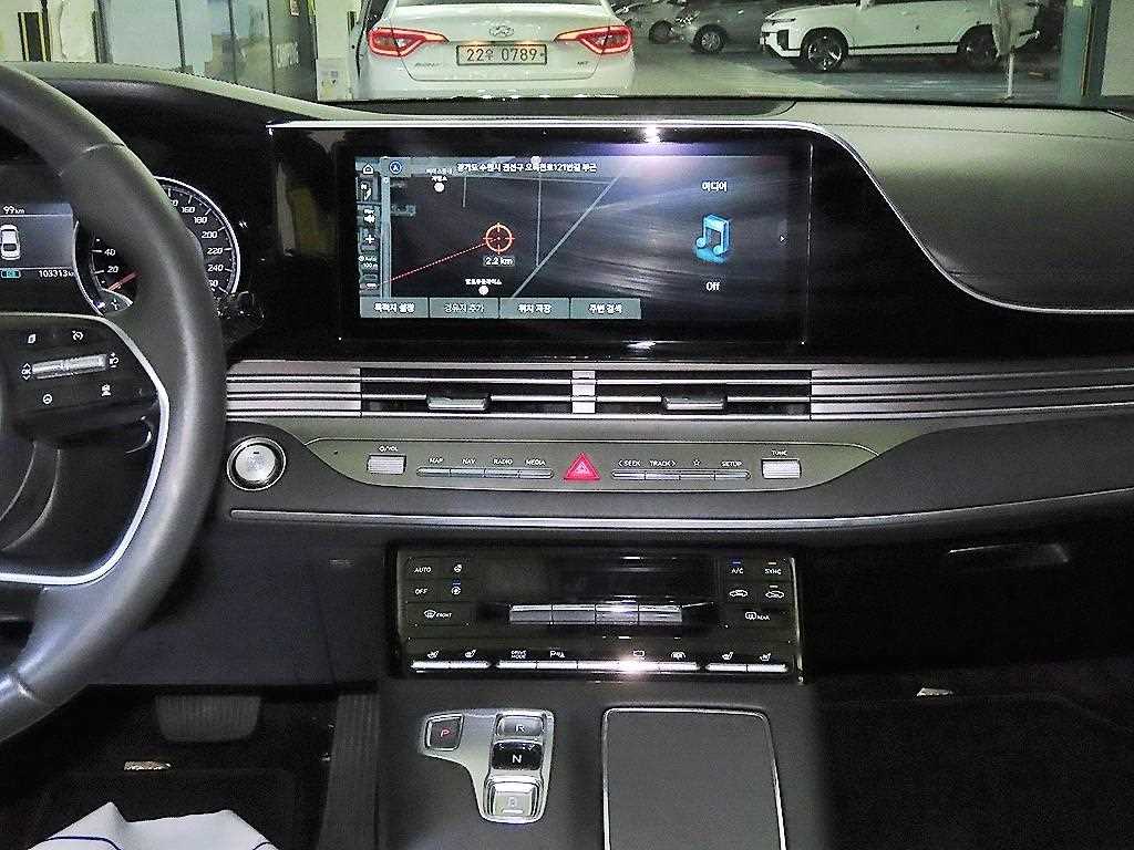 HYUNDAI Grandeur - Vista 11