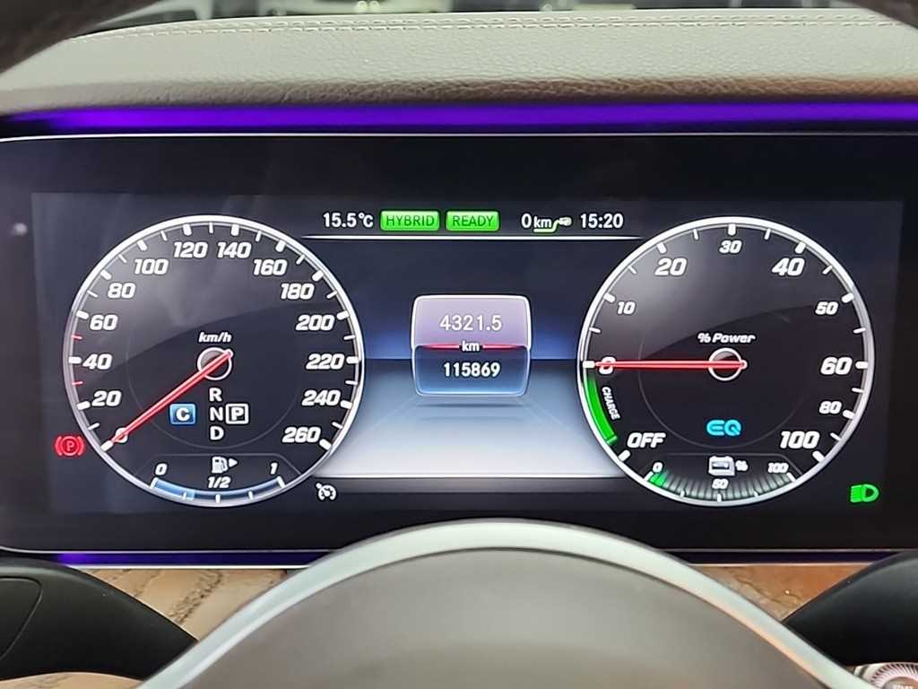 Mercedes Benz E class - Vista 7