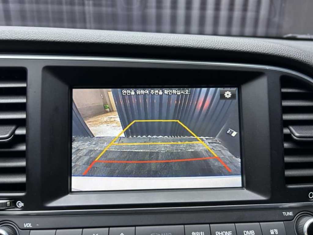 HYUNDAI Avante - Vista 11