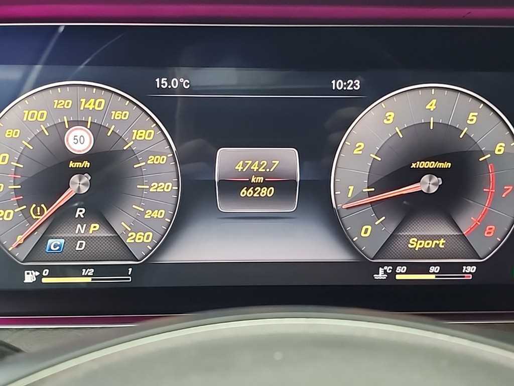 Mercedes Benz E class - Vista 6