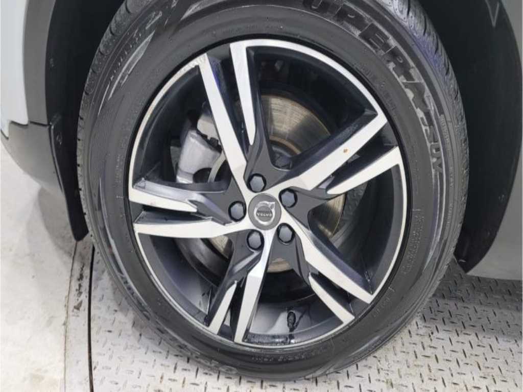 Volvo XC40 - Vista 5