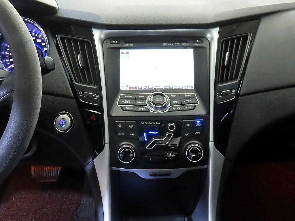 HYUNDAI Sonata - Vista 11