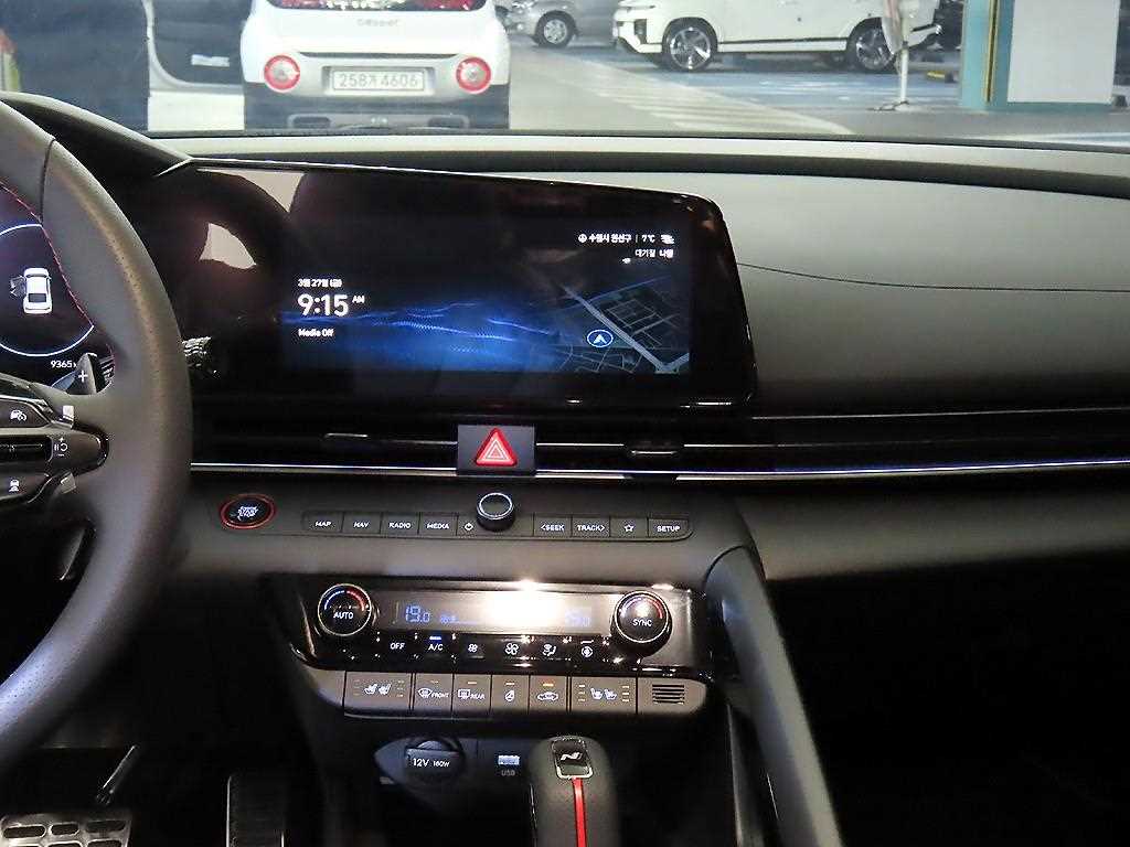 HYUNDAI Avante - Vista 11