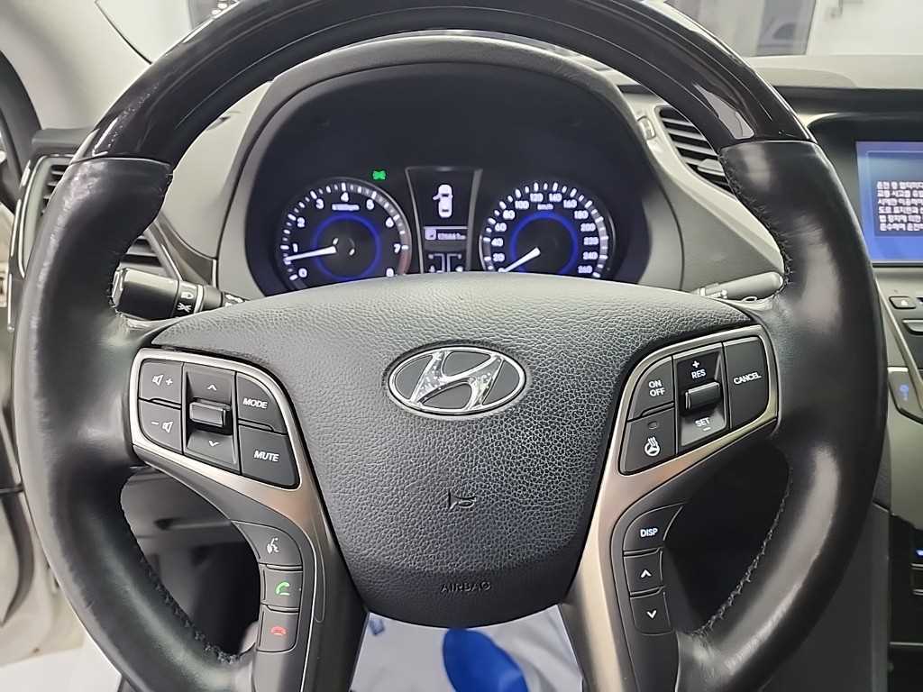 HYUNDAI Grandeur - Vista 9