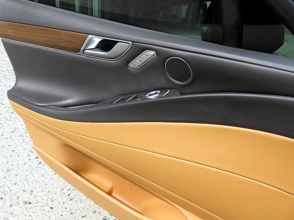 Genesis G80 - Vista 12