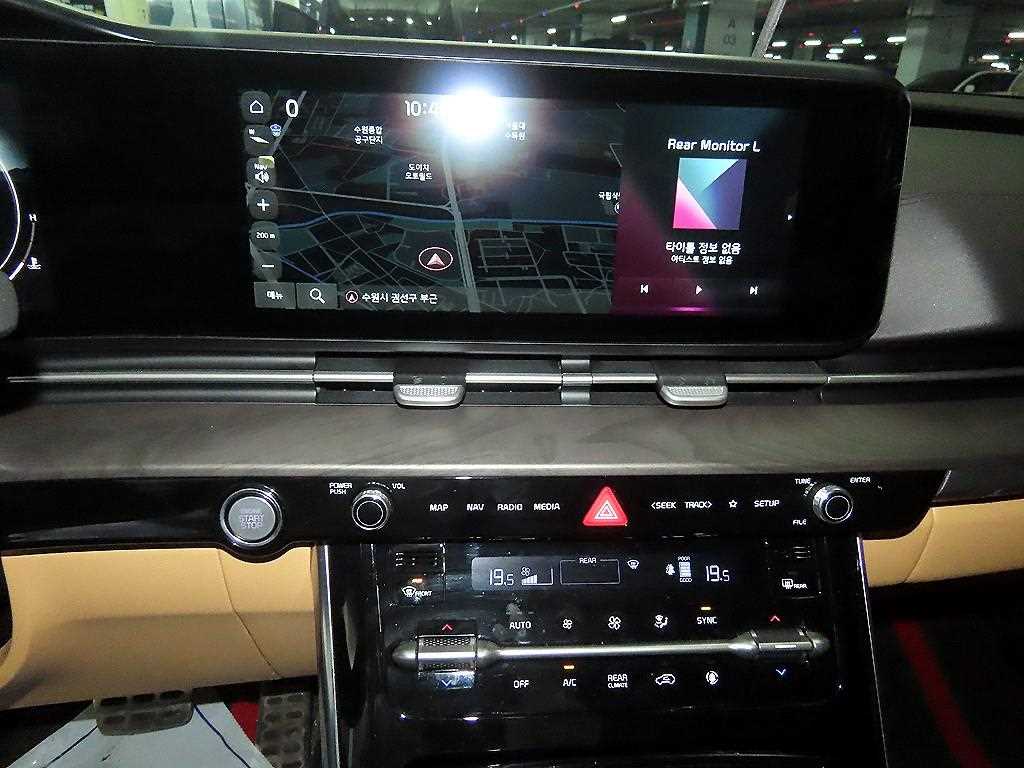 KIA Carnival - Vista 11